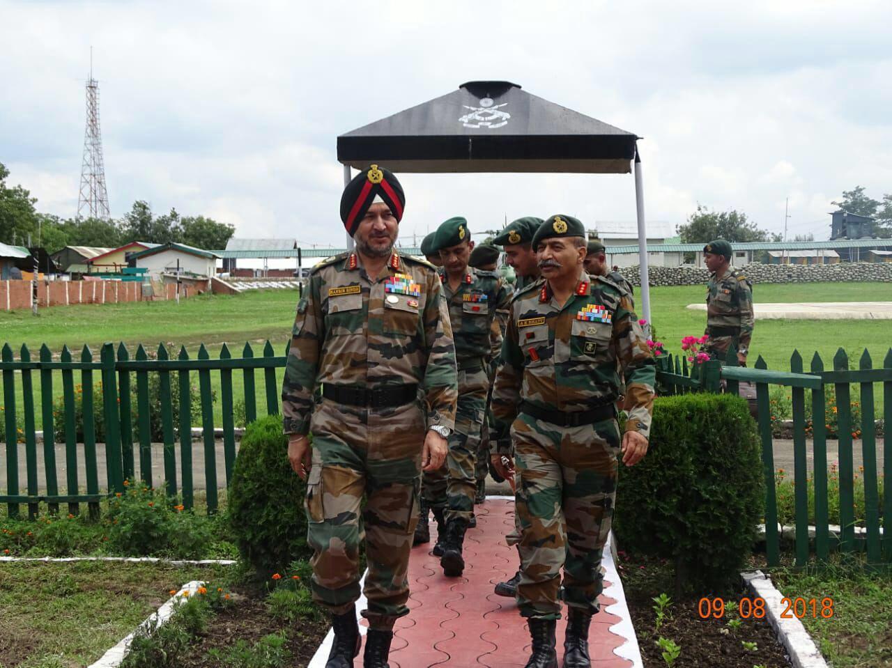 Northern army commander reviews security in valley
