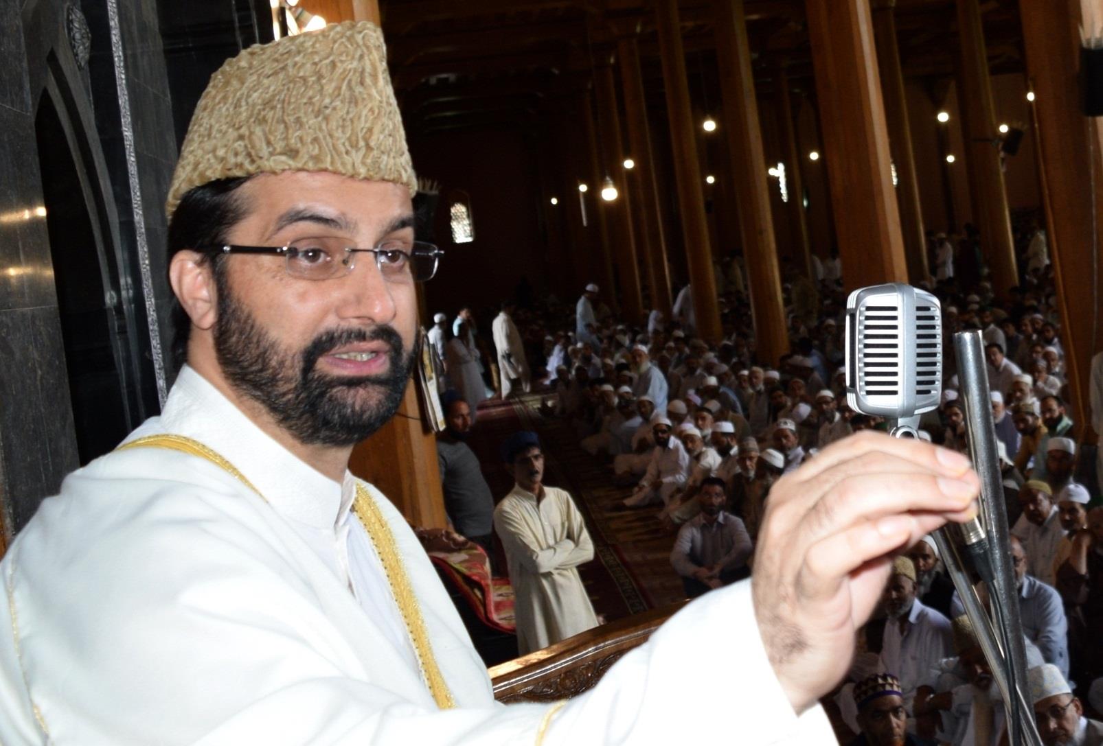 Mirwaiz threatens mass stir in case Article 35-A is tinkered with on Aug 27