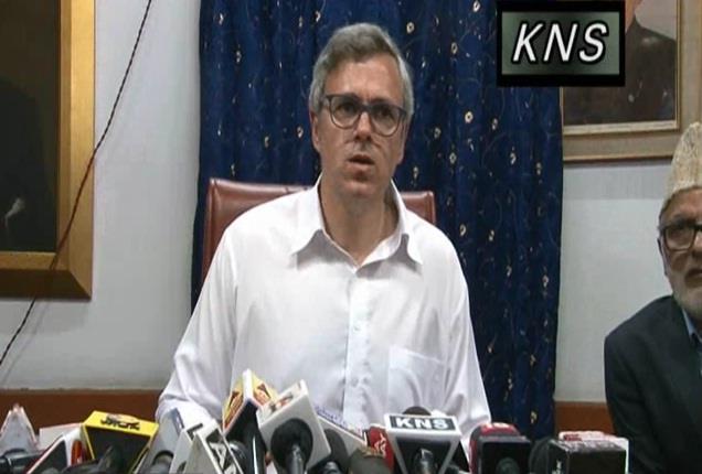 Omar seeks clarity on Govt stand over Article 35-A, deferment of proceedings till return of popular rule