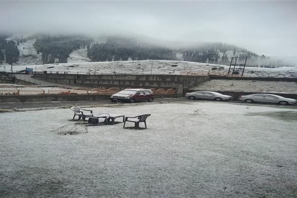 Higher reaches receive first snowfall of season
