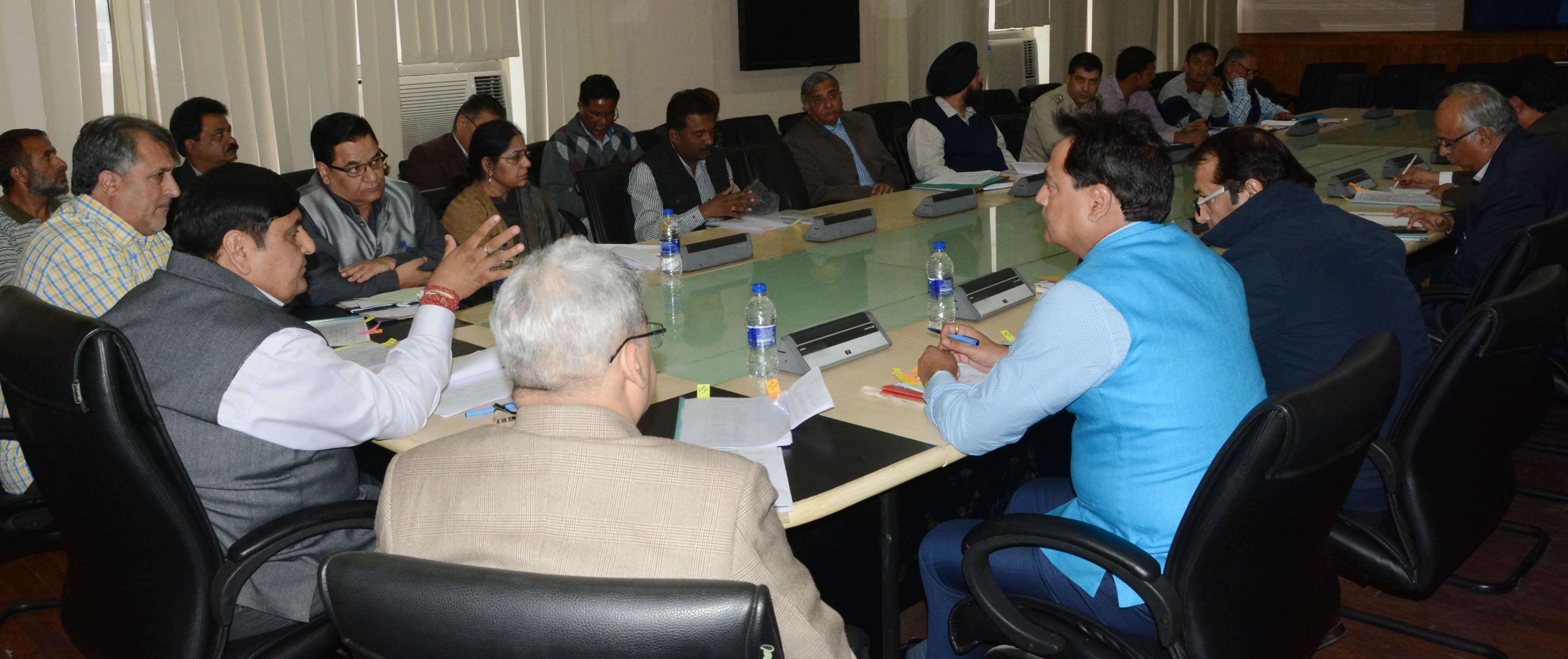 Advisor Vyas directs timely supply of essentials to Ladakh region