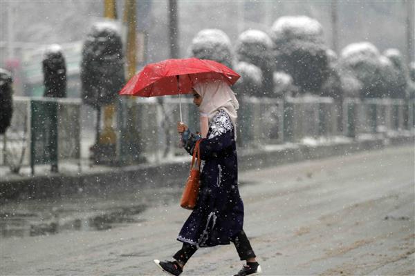 Weatherman predicts light rains in plains, snow in higher reaches