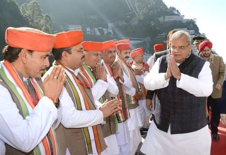 Governor visits Mata Vaishno Devi Shrine