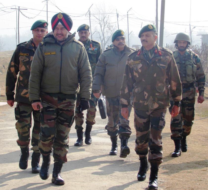 Northern army commander reviews security in valley