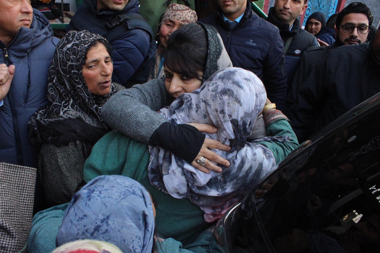 Govt. pushing youngsters into a vortex of violence: Mehbooba