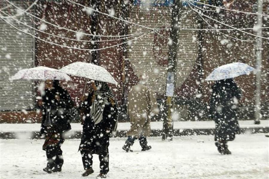 MeT brings ‘cheer’ among people on New Year eve, issues two phase weather calendar