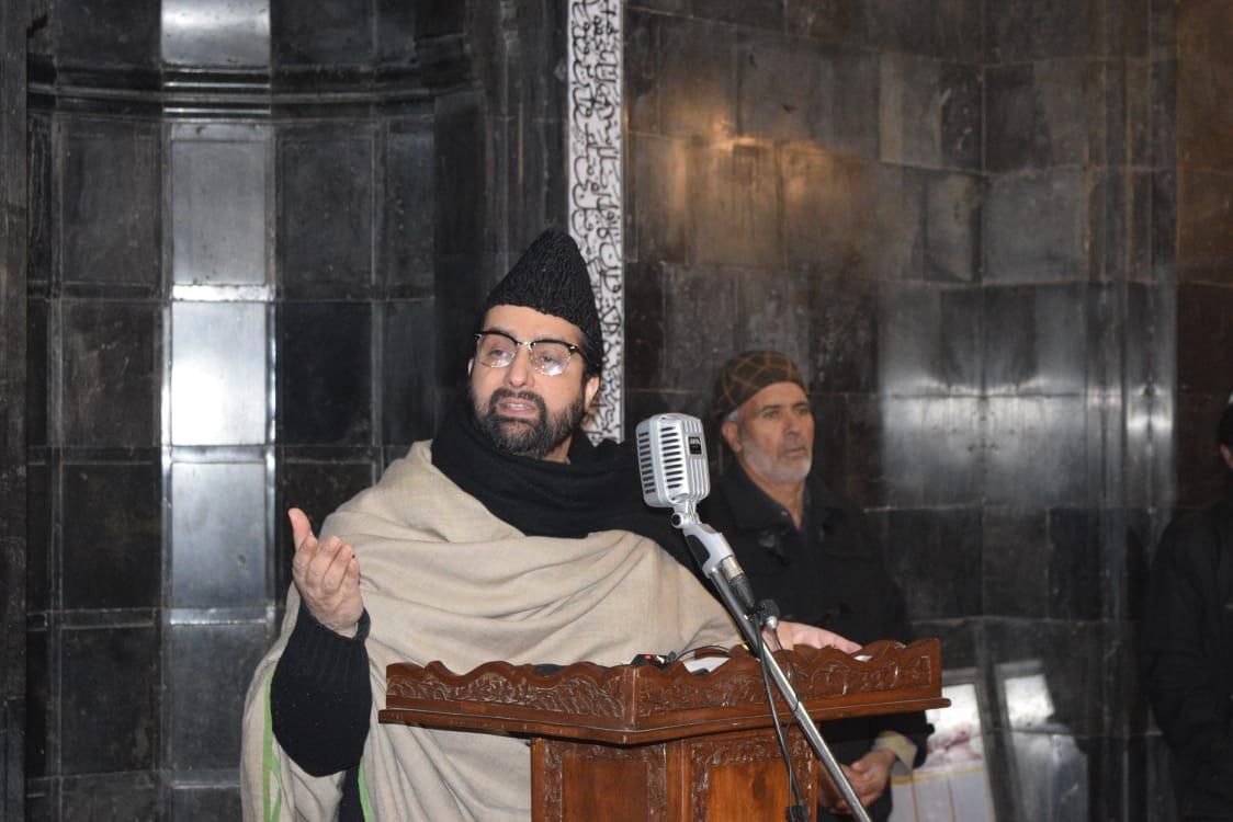 Mirwaiz dismayed over HR groups not visiting Kashmiri prisoners in Indian jails