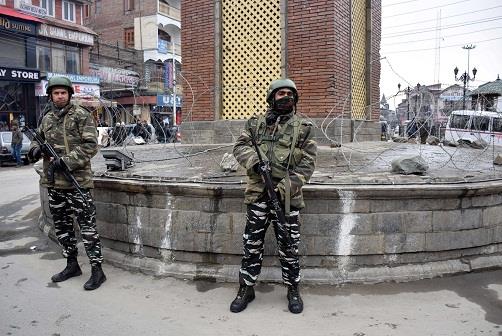 Amid heightened security, frisking intensified on eve of R-day function