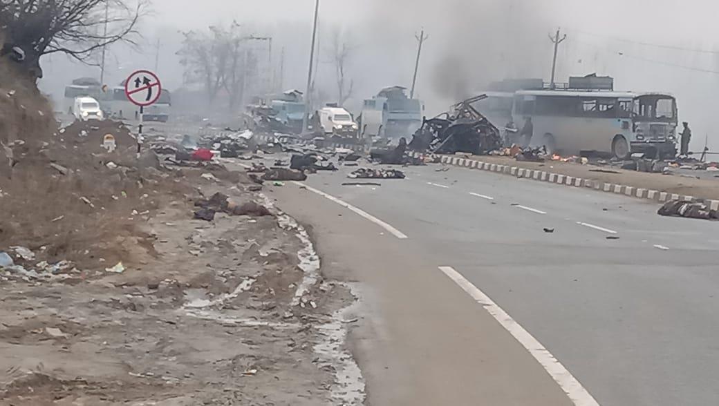 CRPF bus attacked in Lethpora, many killed, several injured