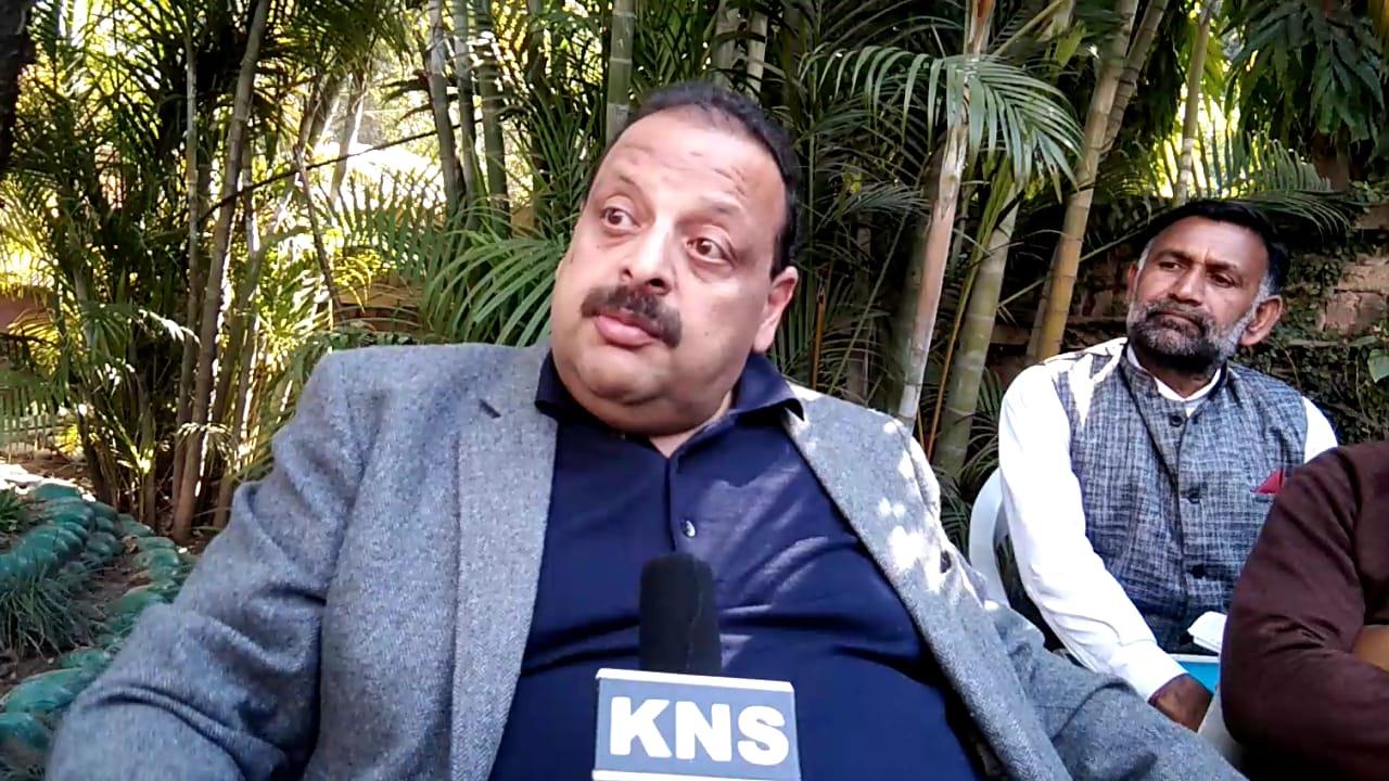 Deal gun with gun, but don’t take whole population hostage: Rana