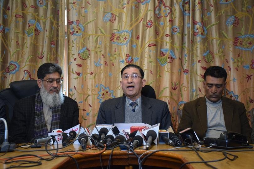 Summoning Mirwaiz akin to interference in religious affairs: Trade bodies