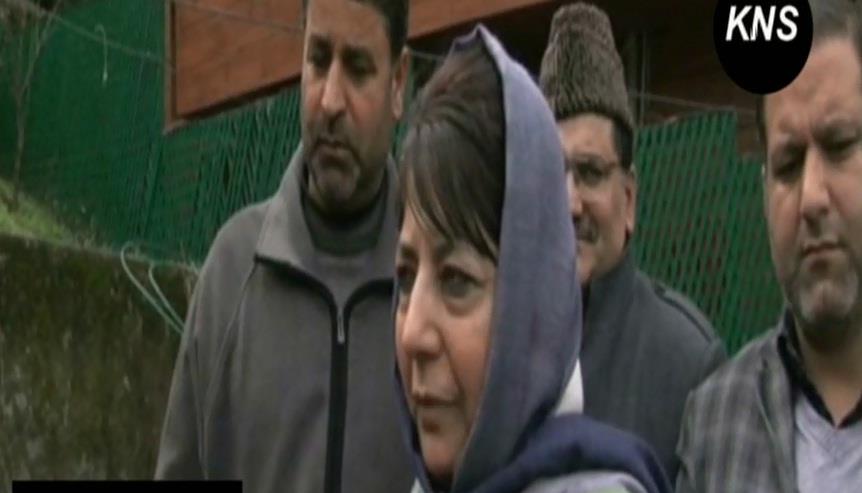 Mehbooba pitches for early elections