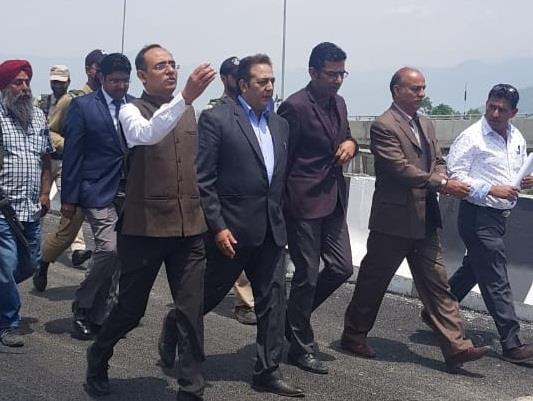 Principal Secy, Div Com visit Solina-Rambagh flyover, review construction work