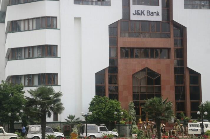 Govt removes JK Bank Chairman, follows with Vigilance raids