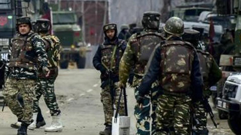 CRPF men in Kashmir to have modified bullet proof vests to counter Steel bullet threat