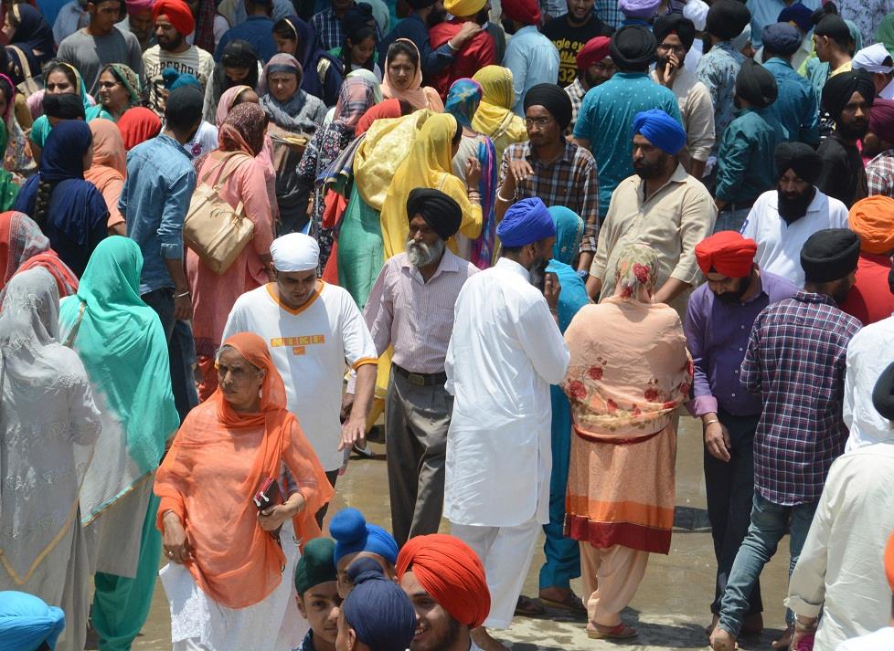 Sikhs celebrate Gurupurab with religious fervor