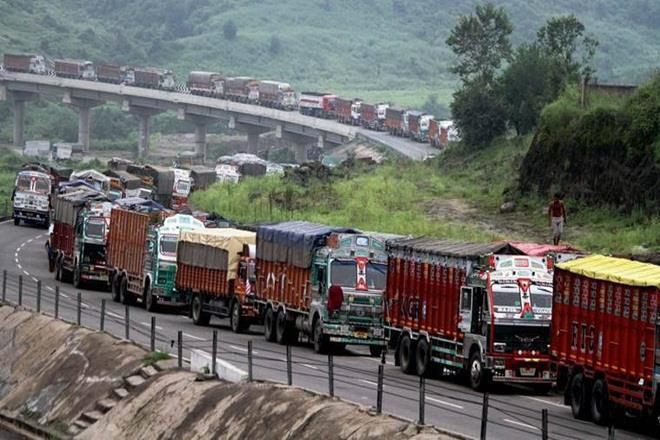 Srinagar-Jammu national highway remains closed for third day