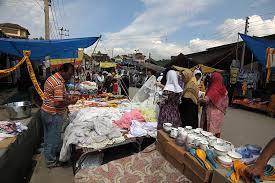 Vendors occupy boundaries of Historical Jamia Masjid, locals decry