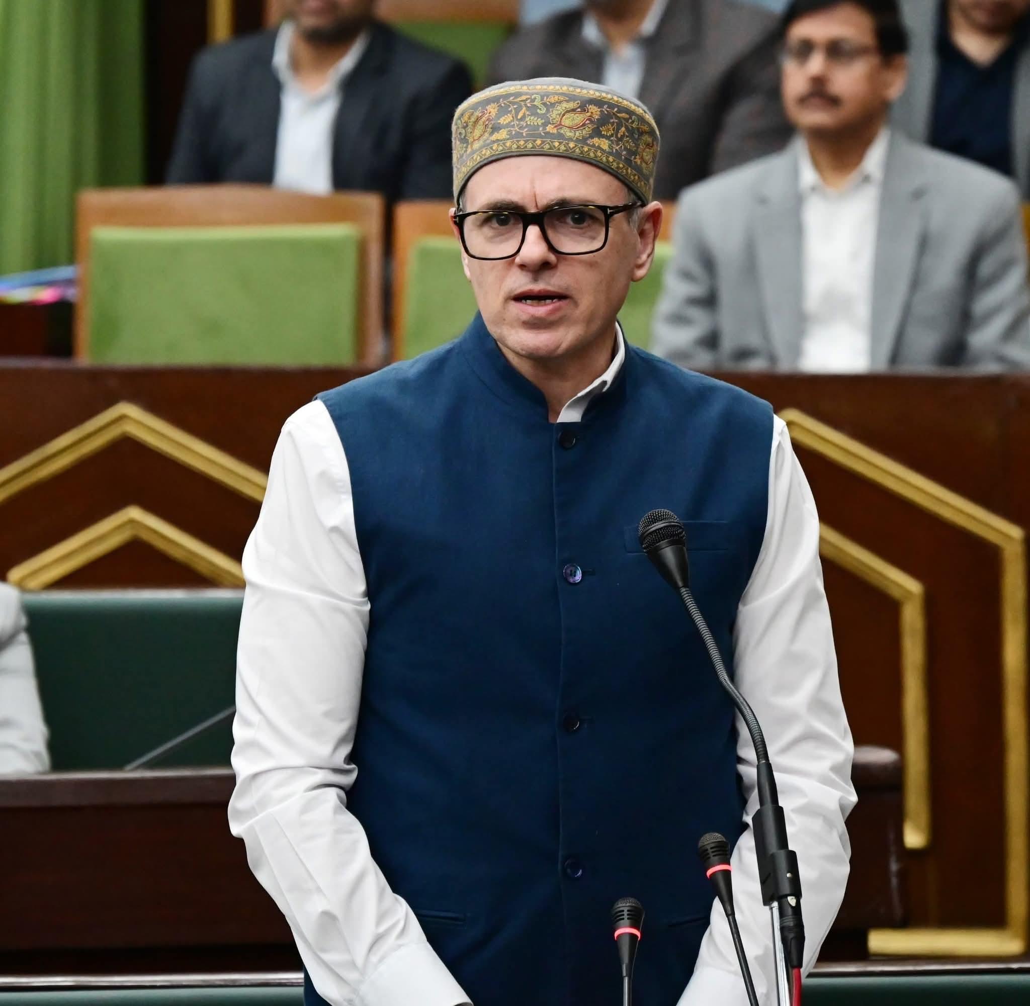 J&K's Apple, Saffron Farmers at Risk from US Trade Deal : CM Omar Abdullah