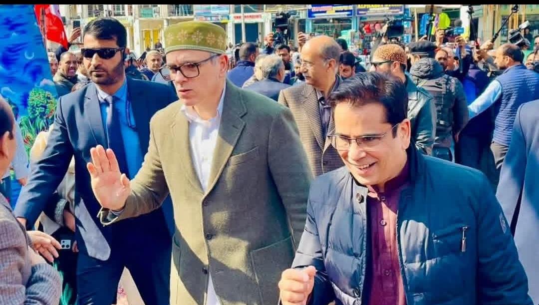 CM Omar lays foundation of ‘Bab-ul-Sultan-ul-Arifeen’ gateway at Rainawari