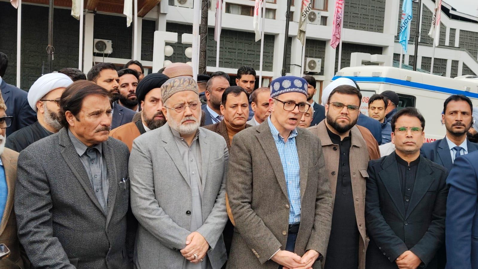 CM Omar calls for peace, communal harmony after meeting civil society groups