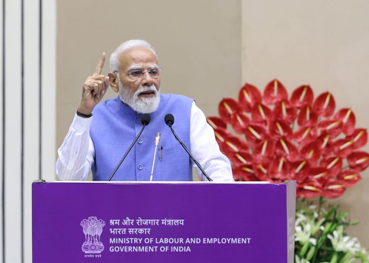 PM Disburses Rs 2,400 Crore Under Employment Scheme; 1,522 J&K Employees Benefit