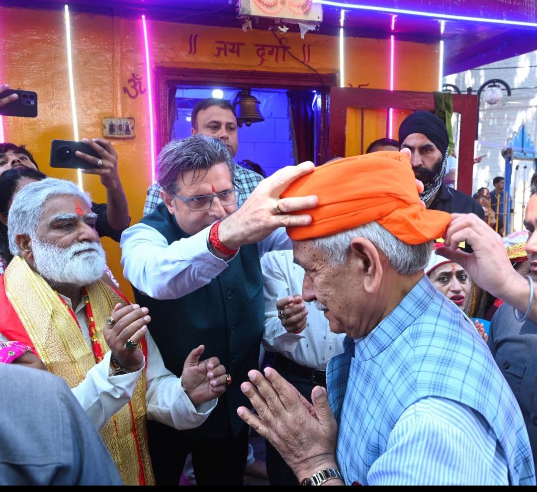 LG Sinha seeks divine blessings at Kheer Bhawani temple, prays for peace in J&K