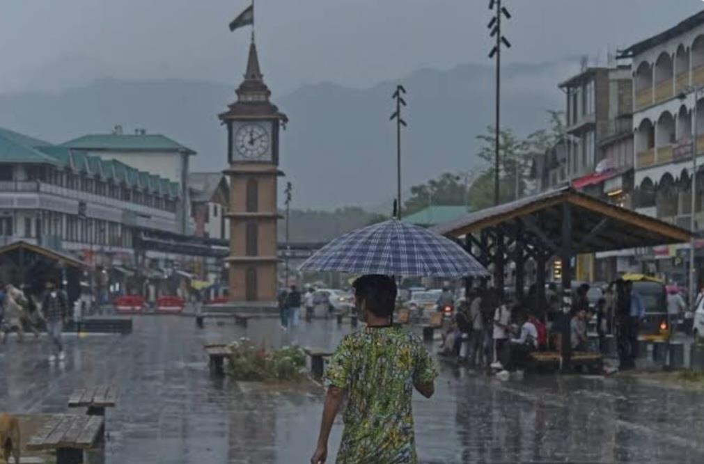 Heavy to very heavy rain likely in J&K on Aug 11; flash flood, landslide threat