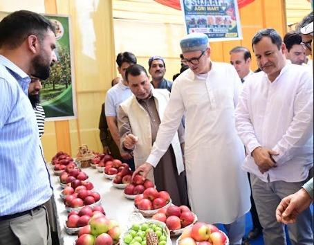 CM lays foundation stone for Fruit & Vegetable Mandi at Wussan Bangil, Tangmarg