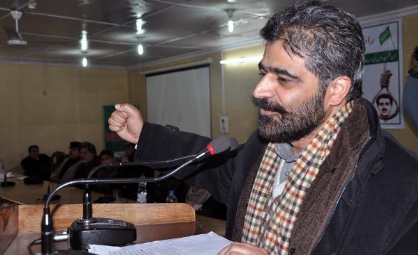 Follow path of steadfastness as taught in war of Bader: Khan to Muslims