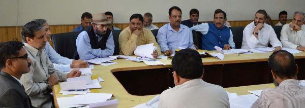 Mian Altaf chairs PAC meeting