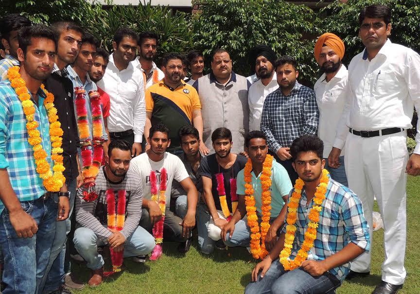 Youth Cong workers join NC