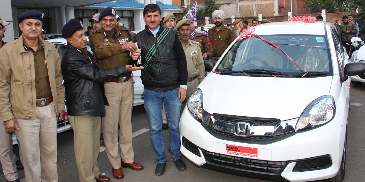 DGP hands over raffle draw prizes to winners