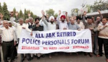 Retired policemen protest against Govt