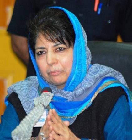 Mehbooba calls on Union Commerce Minister