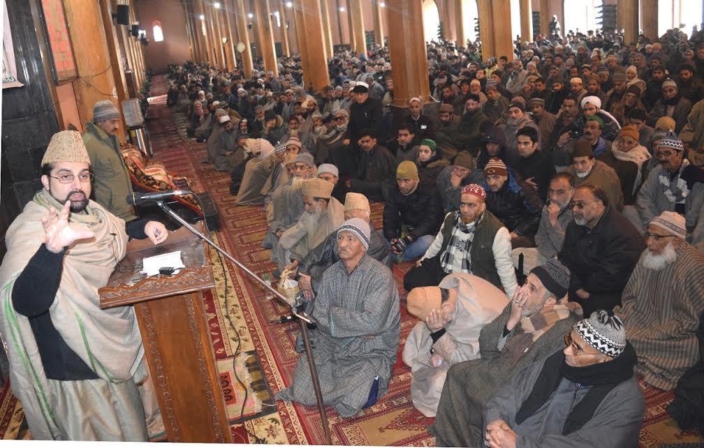 Mirwaiz calls for disbanding of VDCs