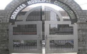 SMC allegedly fails to repair defunct street lights in Srinagar