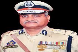 Rajendra felicitates students who return from Rashtriya Ekta tour