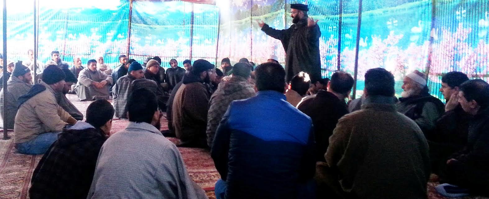 Zaffer continues mass contact program, visits several areas of Srinagar