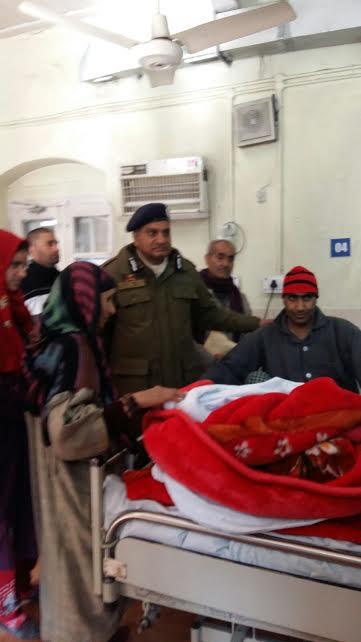 Rajendra enquires health of DSP Irshad at Army Hospital