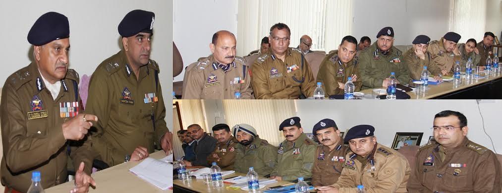 Rajendra reviews crime scenario in Jammu Zone