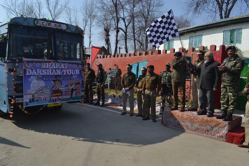 CRPF flags off Bharat Darshan tour