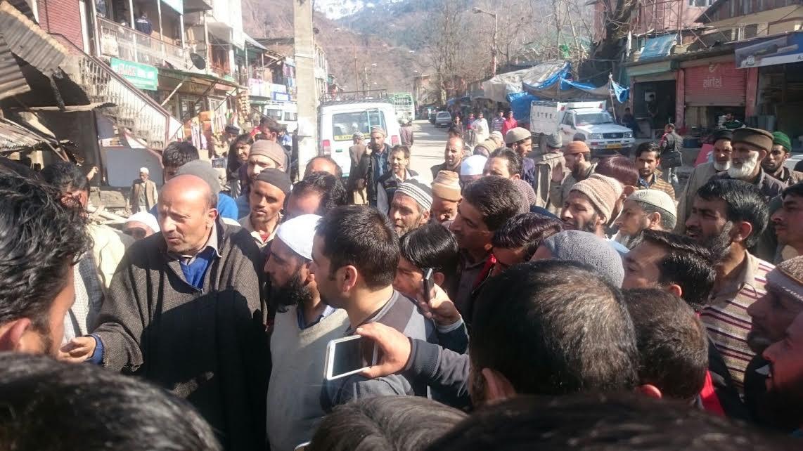 After forcible discharge from JMC Jammu Er Rasheed airlifted injured Farman Ali to Srinagar: AIP