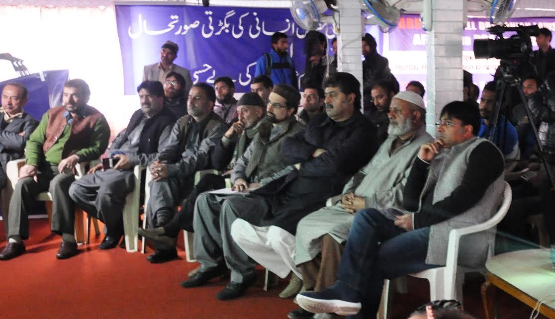 Govt stifling Kashmiri’s right to freedom of expression: Mirwaiz