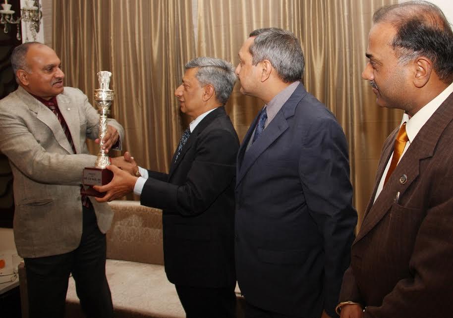 Warm send off accorded to SP Vaid