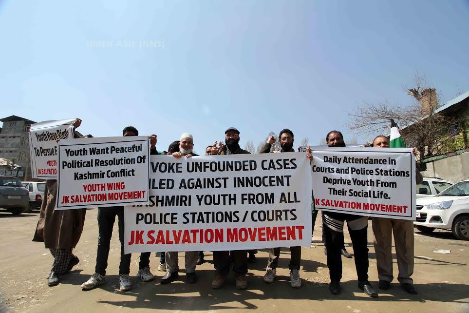 SM Protests against baseless cases over Kashmiri youth in outside the State
