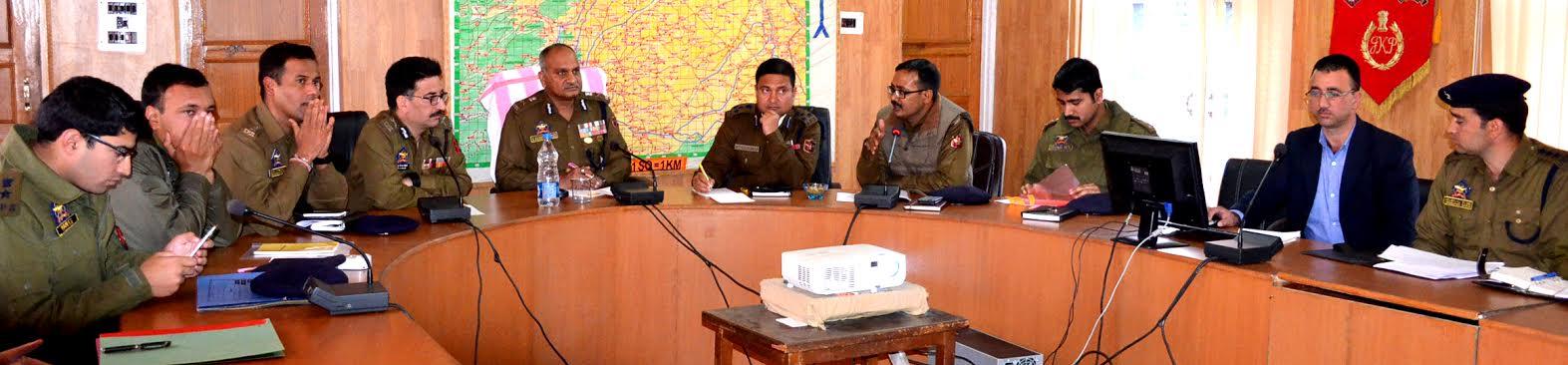 DGP chairs officers meeting at Pulwama