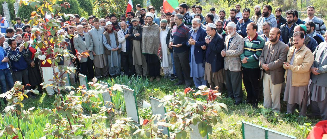 JKLF holds prayer meeting at Eidgah