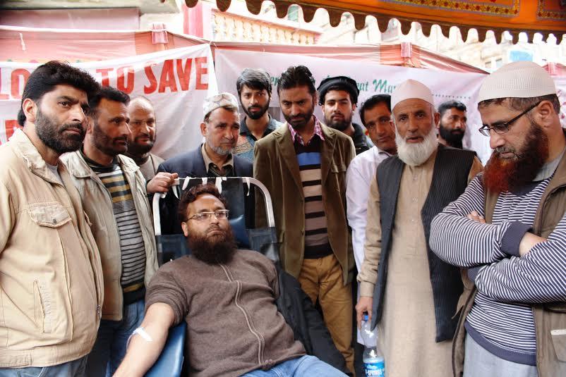 JKLF organises blood donation camp on Dr Guru's anniversary