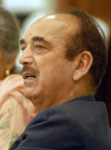 Azad congratulates Mehbooba for taking oath as CM J&K